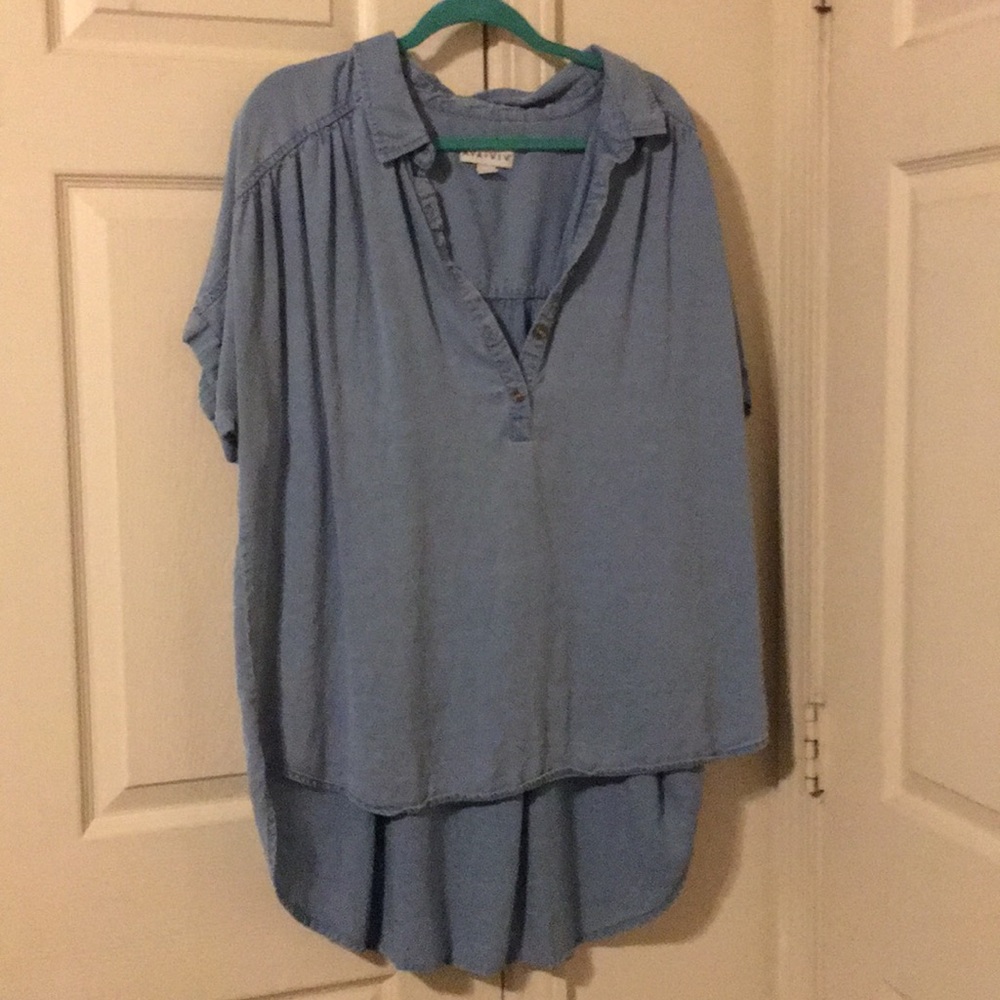 High/ low collared shirt